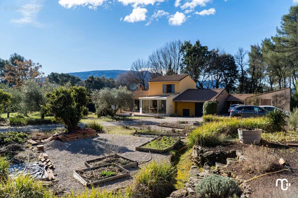 Maison à POURRIERES