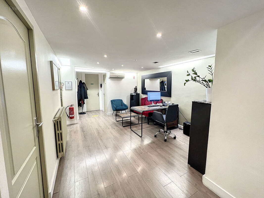 Bureaux Avignon 5 pièce(s) 75.89 m2 Intra Muros - photo 2