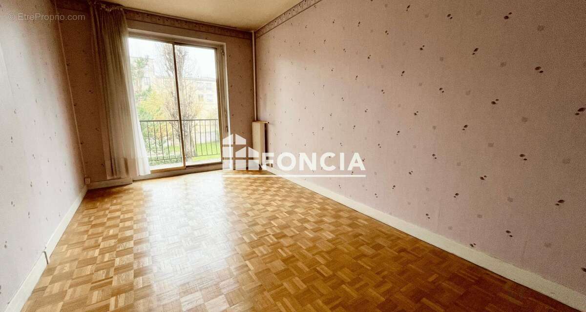 Appartement à LE PLESSIS-ROBINSON