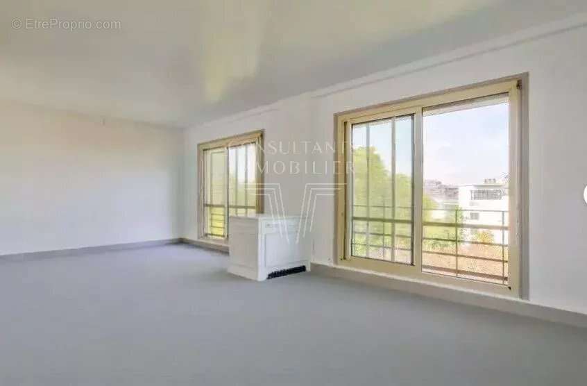 Appartement à NEUILLY-SUR-SEINE