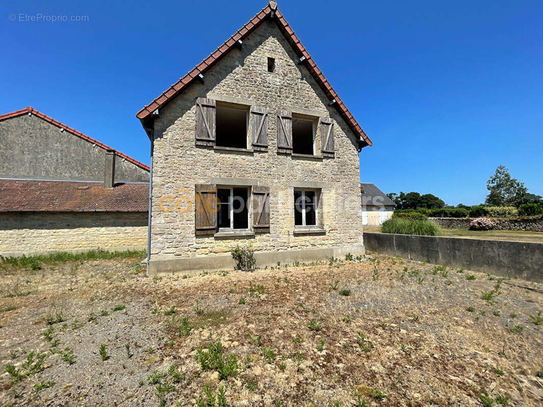 Maison en pierres à rénover  Asnieres En Bessin 124 m2 - photo 2