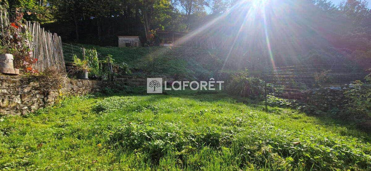 Maison à MONTIGNY-LES-ARSURES