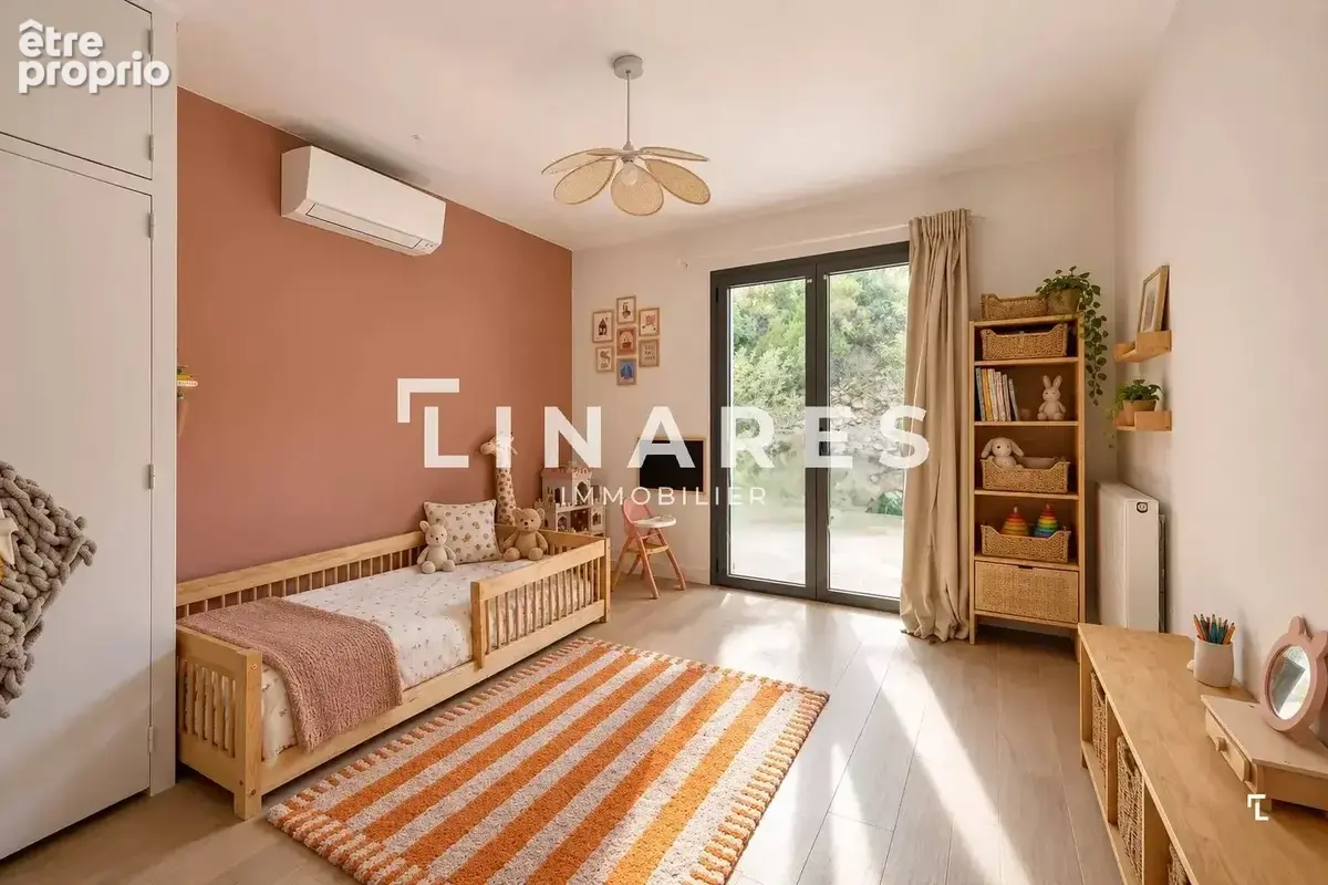 LA SUBLIME - Villa T6 de 232m² dont une dépendance aménagée de 50m² - Piscine - Terrain de 6700m² - 13400 AUBAGNE - photo 13