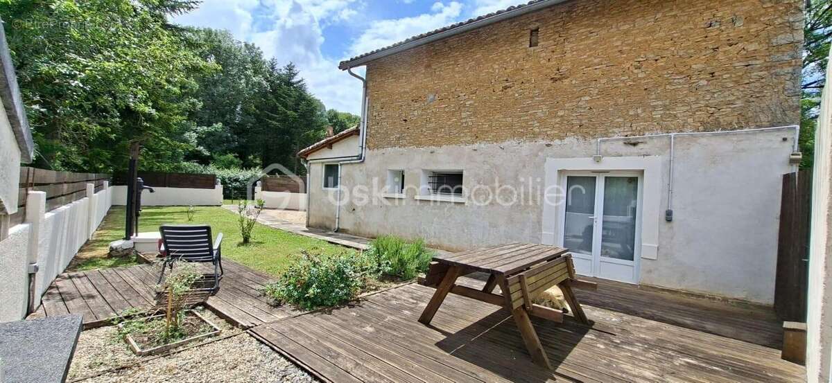 Maison à XAINTRAY