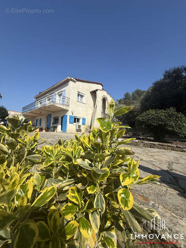 Maison à LEZAN