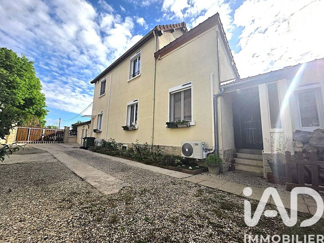 Photo 1 - Maison à TROYES