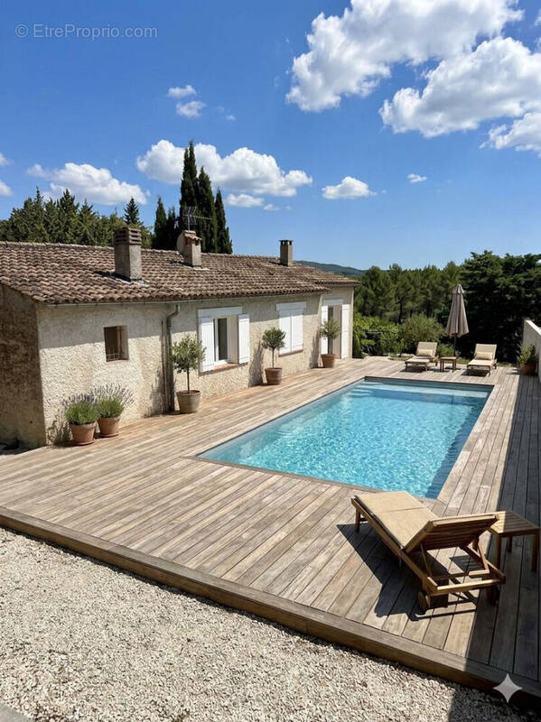 Maison à LE CASTELLET