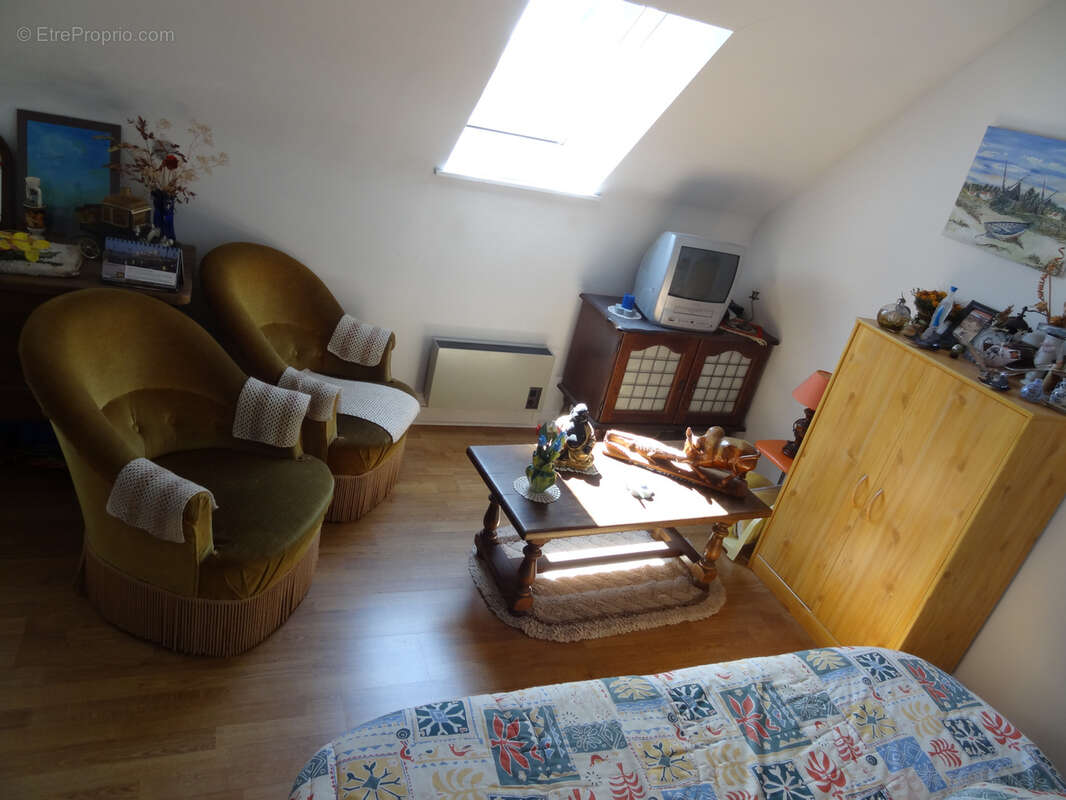 Maison 91 m2 avec logement indépendant, jardin et deux garages   Rostrenen - photo 8