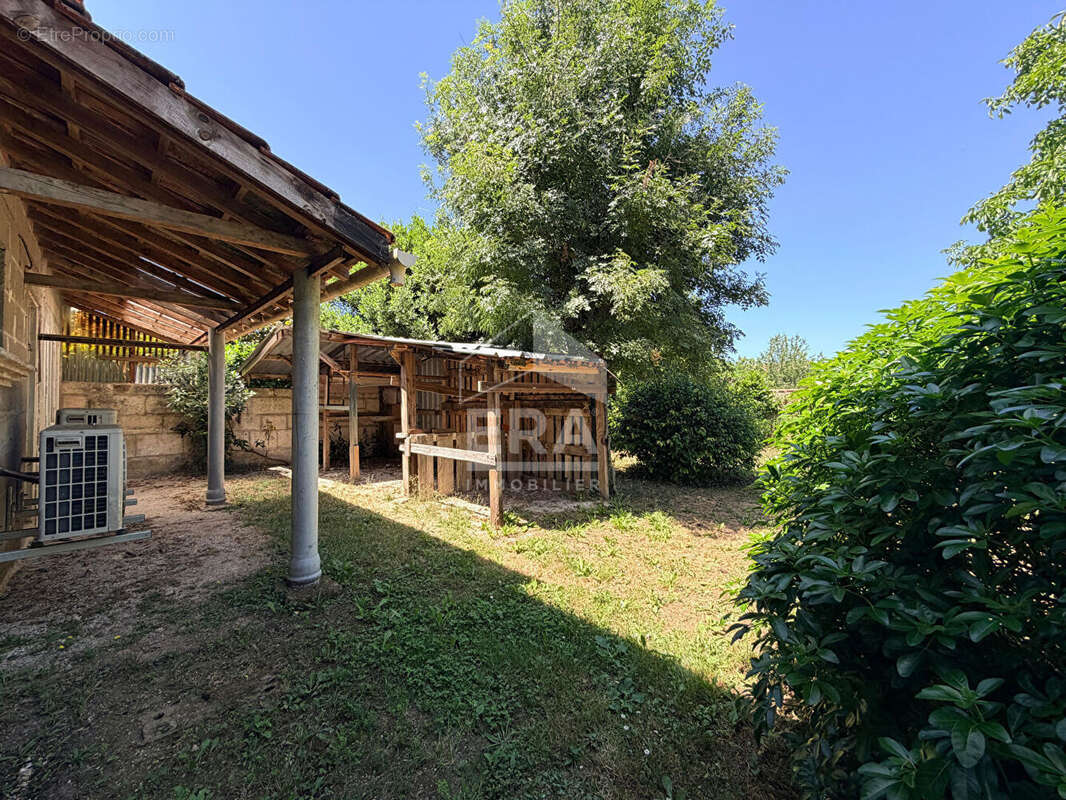 Maison à FLEAC