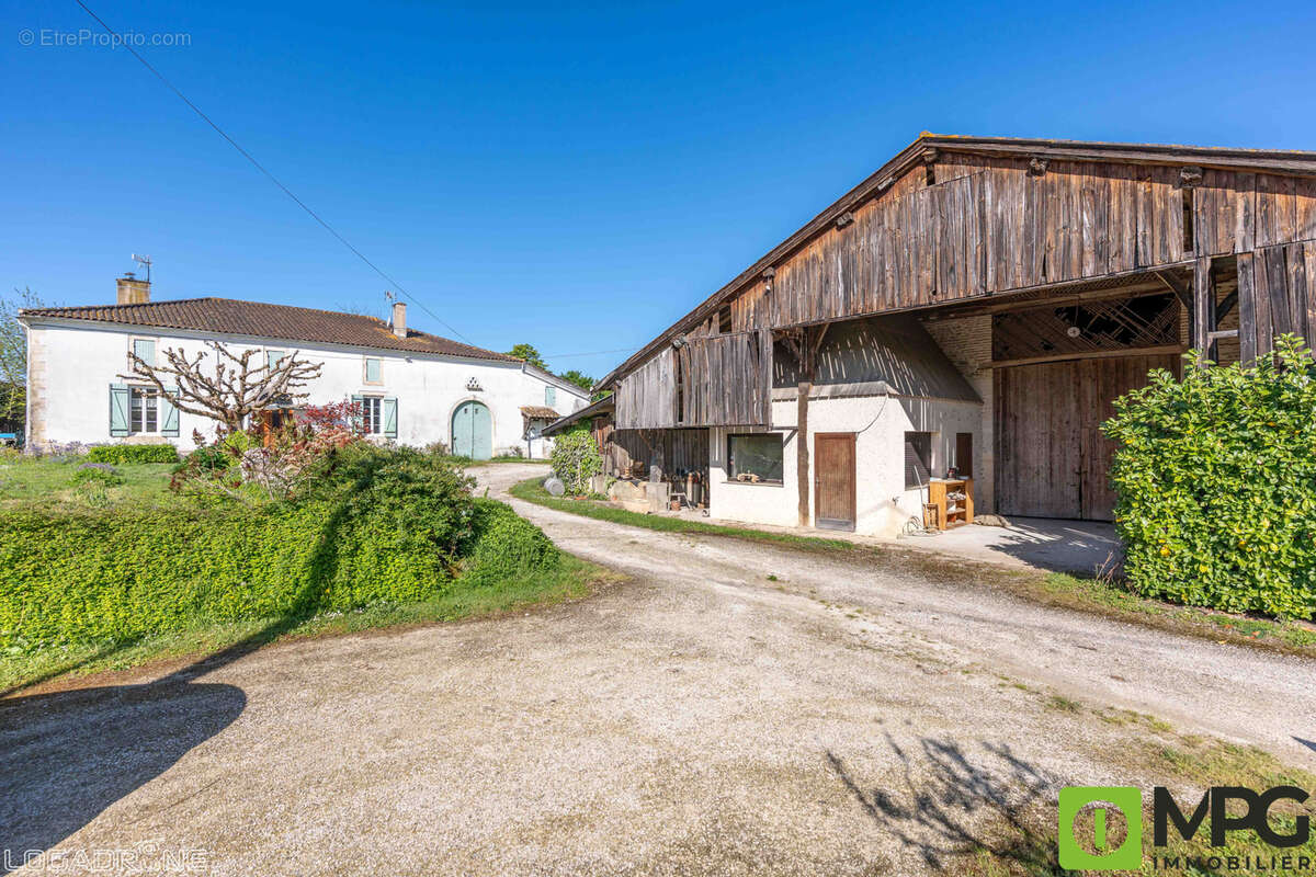 Maison à PINEL-HAUTERIVE