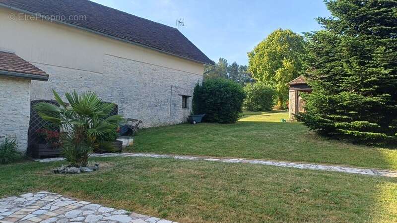Propriete/Gites 6 hectares, Proche de THENON (24) - photo 18