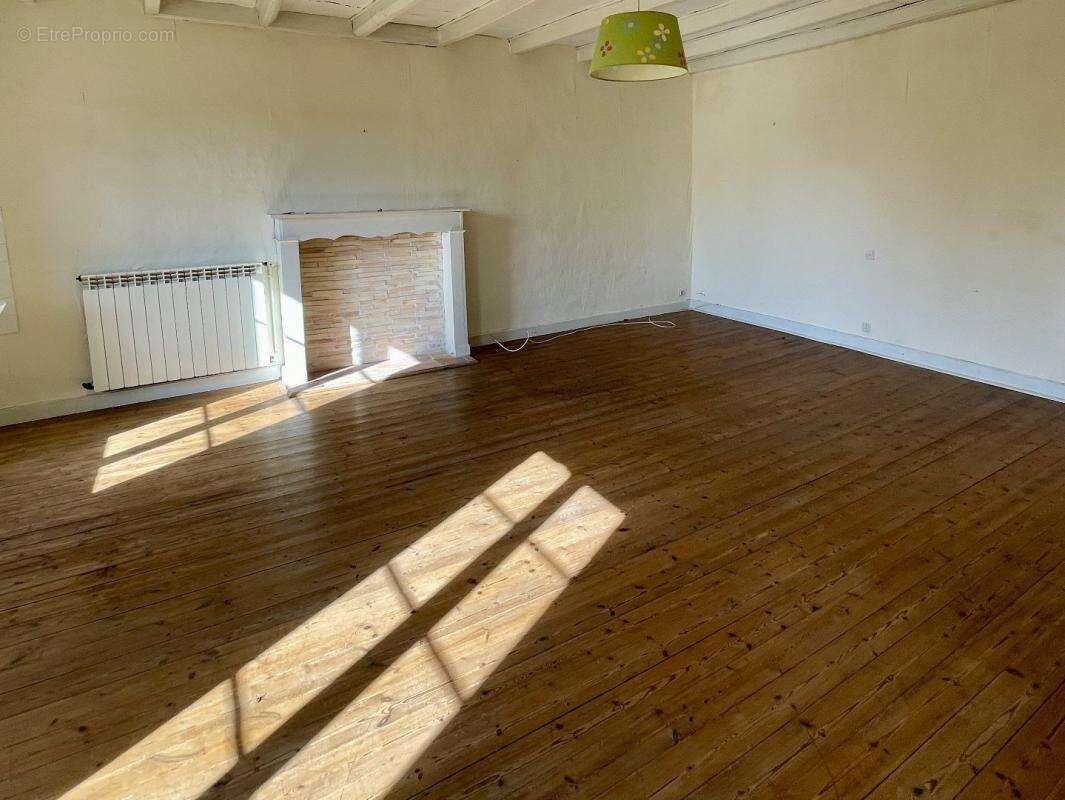 Maison à BERNAY-SAINT-MARTIN