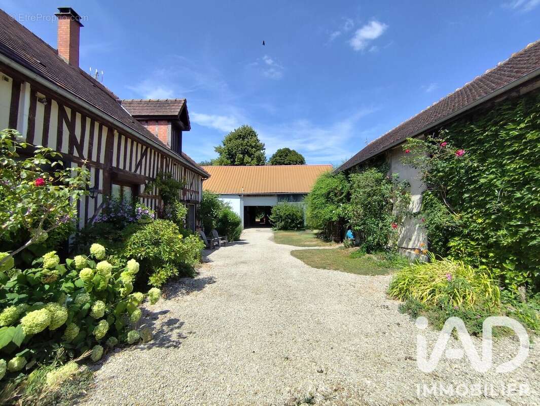 Maison 228 m² à Semoine  - photo 2
