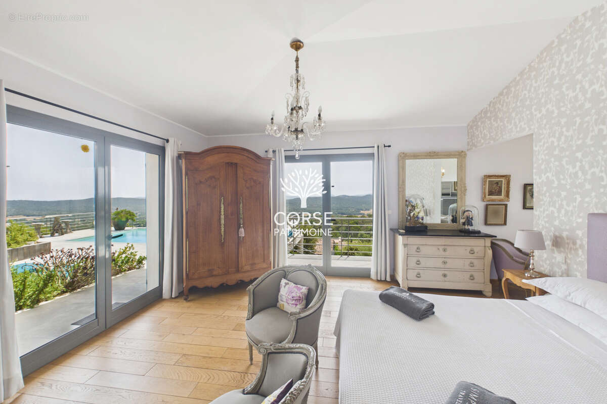 Vue imprenable et propriété d'exception à Porto-Vecchio - photo 10