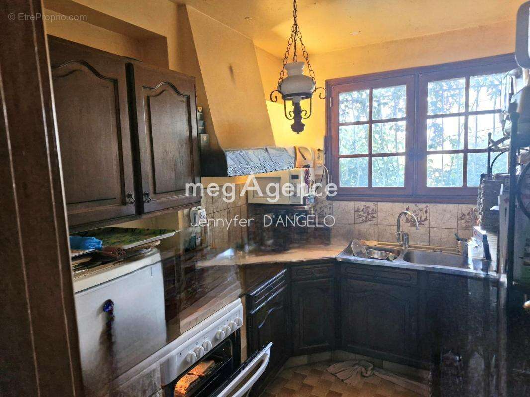 MAISON INDIVIDUELLE 234m², 8 pièces, Sanary-sur-Mer - photo 11