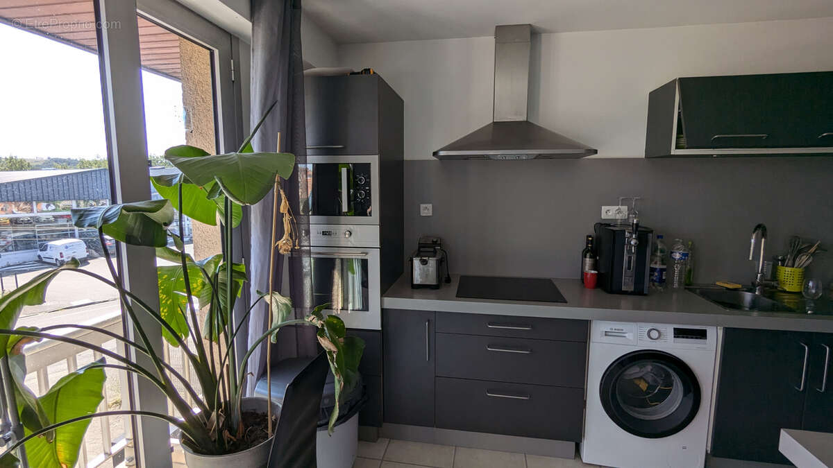 Appartement à ONET-LE-CHATEAU