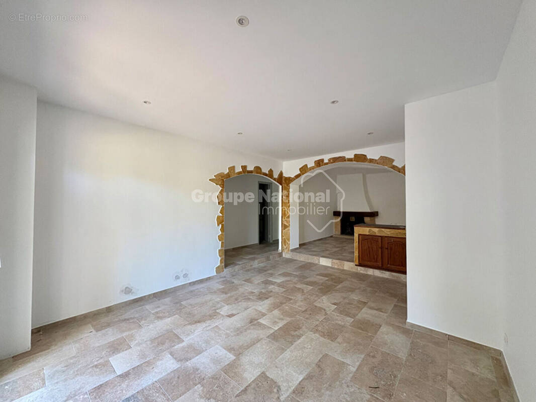 Appartement à LE ROVE