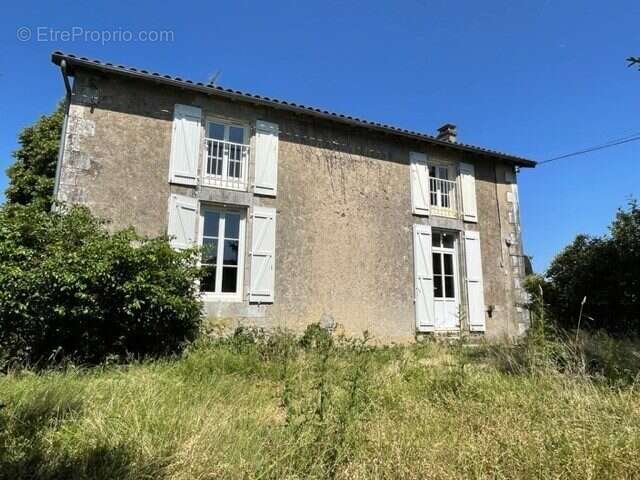 Maison à BONNES
