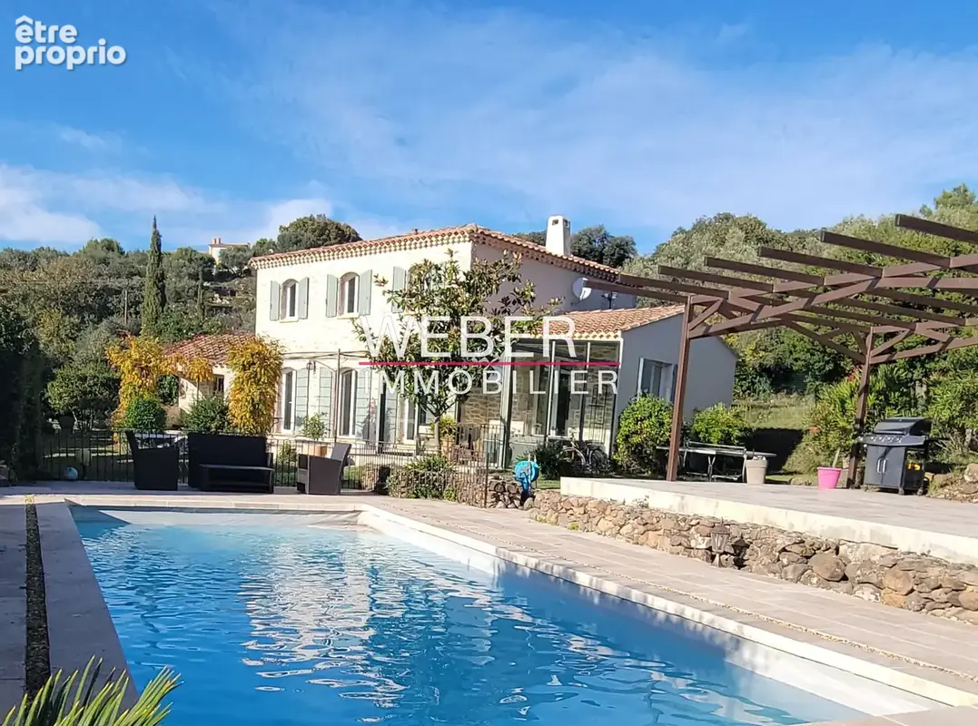 EVENOS - Villa familiale 4 chambres piscine terrain 4000 m2 - photo 4