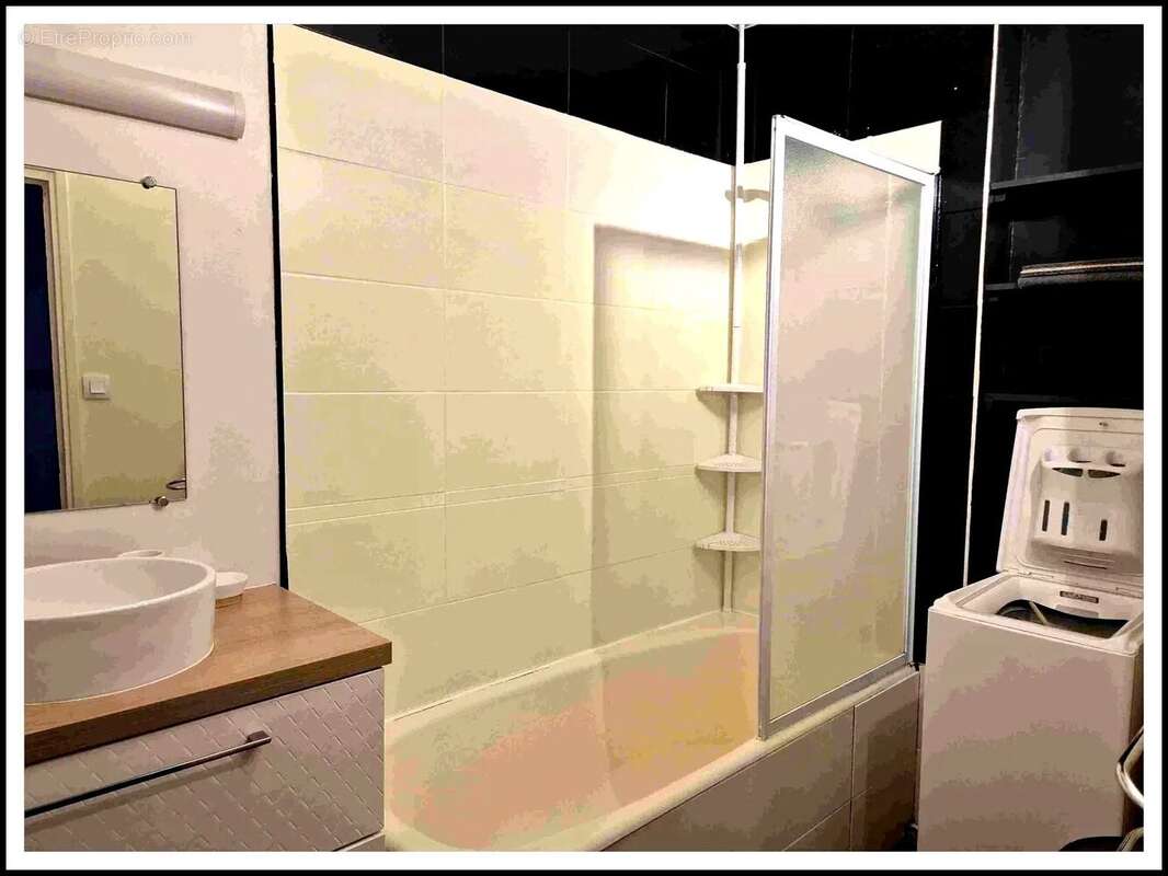 Appartement à BAGNOLS-SUR-CEZE