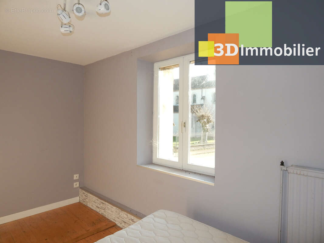 CHAMBRE 13 M² - Maison à BLETTERANS