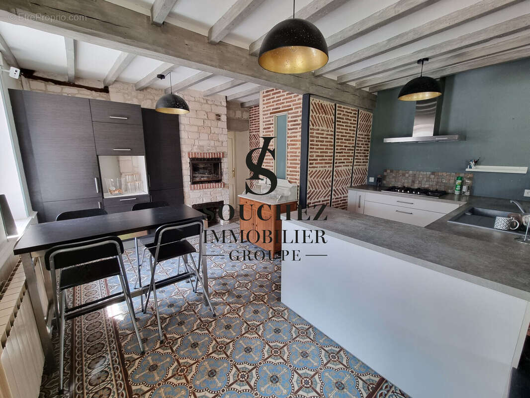 Maison 165 m² à Acq  - photo 5