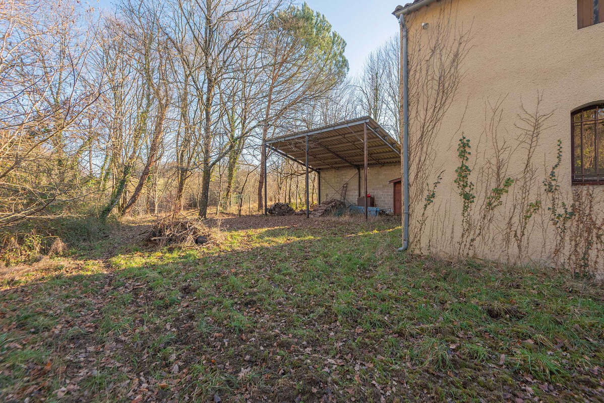 Proche commerces - maison 5 chambres - 250 m2 - sur 7.55 ha - photo 17
