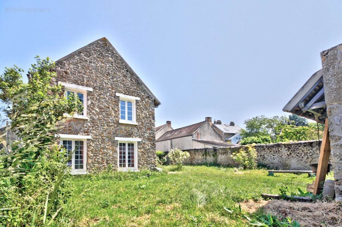 Maison à MAGNY-LES-HAMEAUX