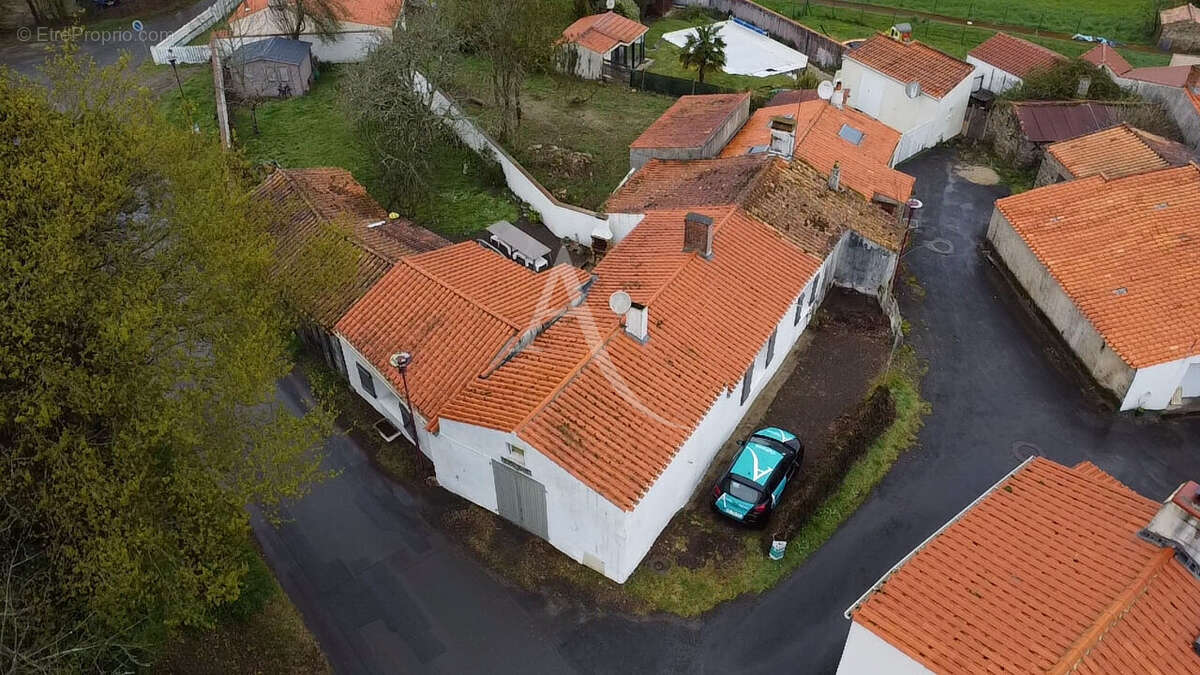 Maison à SAINT-JULIEN-DES-LANDES