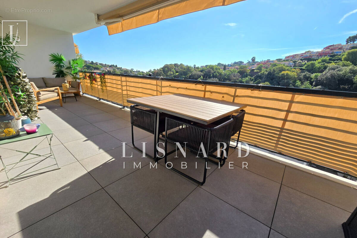 Appartement à VALLAURIS