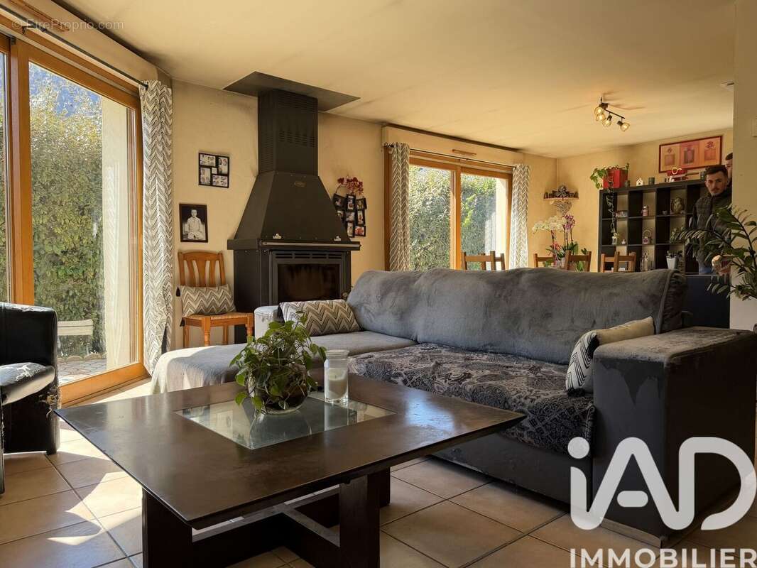 Photo 7 - Maison à SAINT-JULIEN-MONT-DENIS