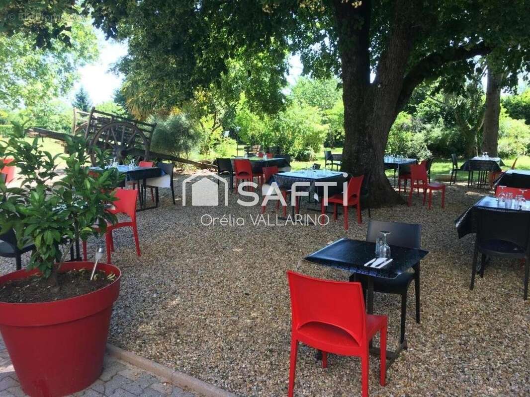 Photo 2 - Commerce à SAINT-AIGULIN