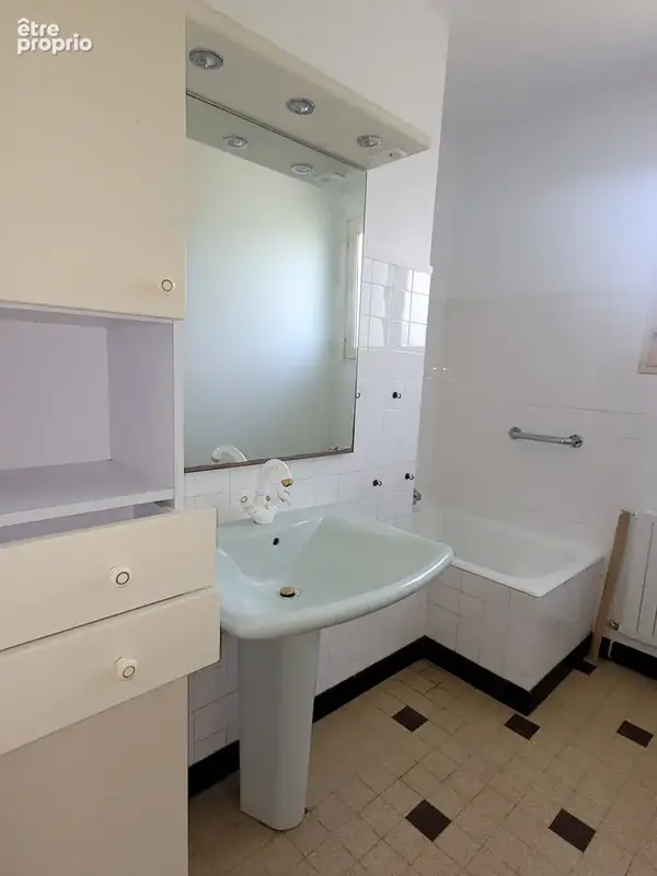 Maison Familiale, sur terrain arboré, - photo 4