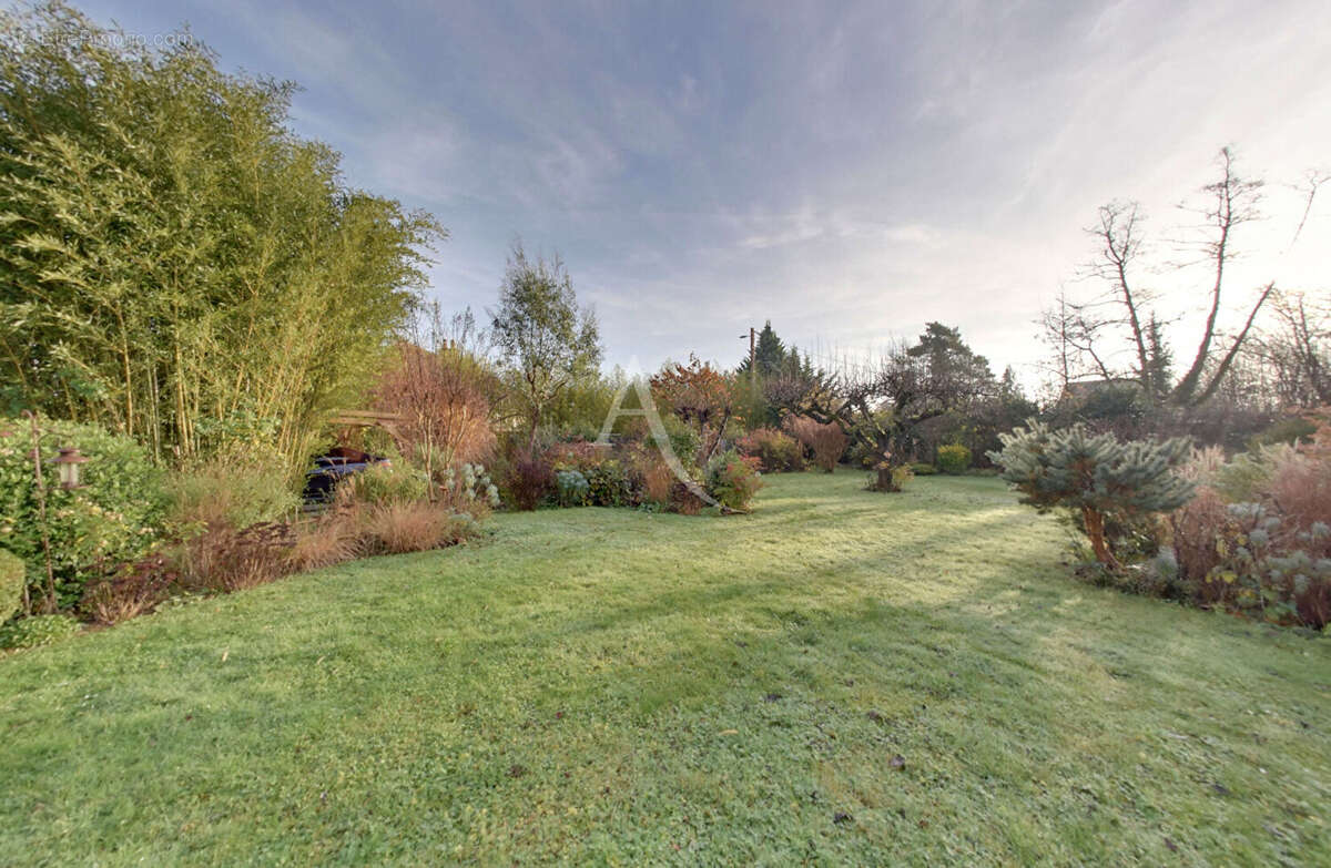 Maison à CHAMPS-SUR-YONNE