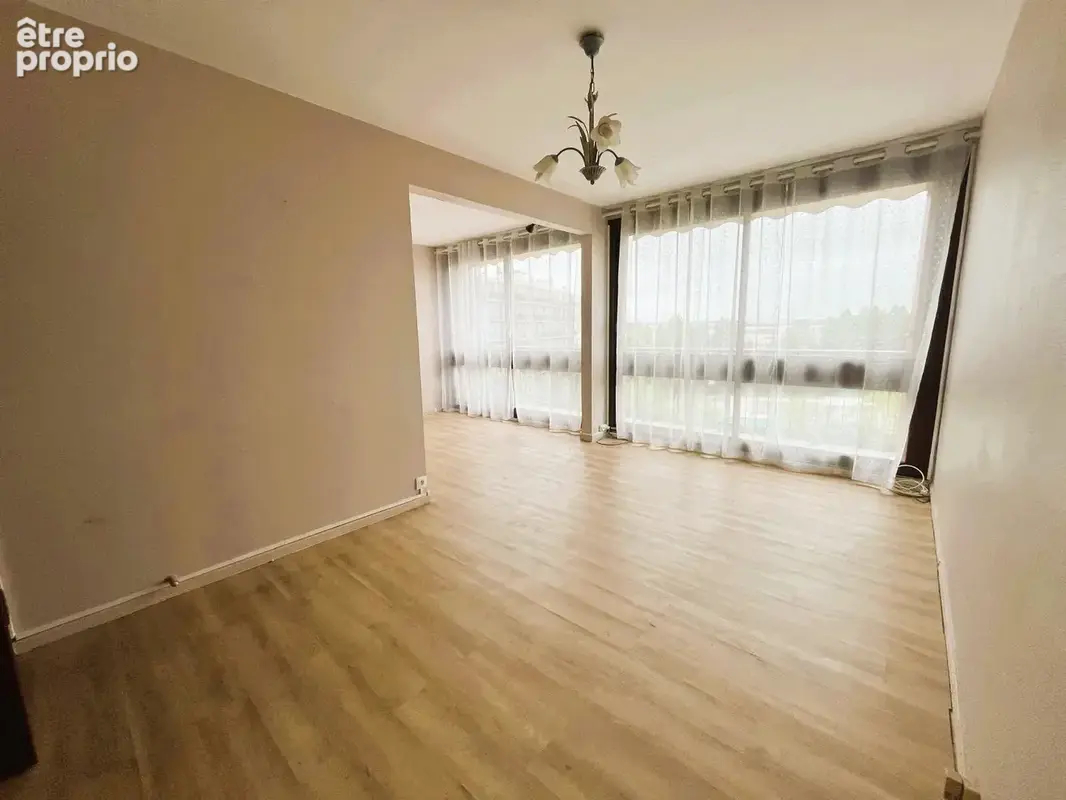 Appartement 65 m² à Fontenay-Le-Fleury  - photo 5