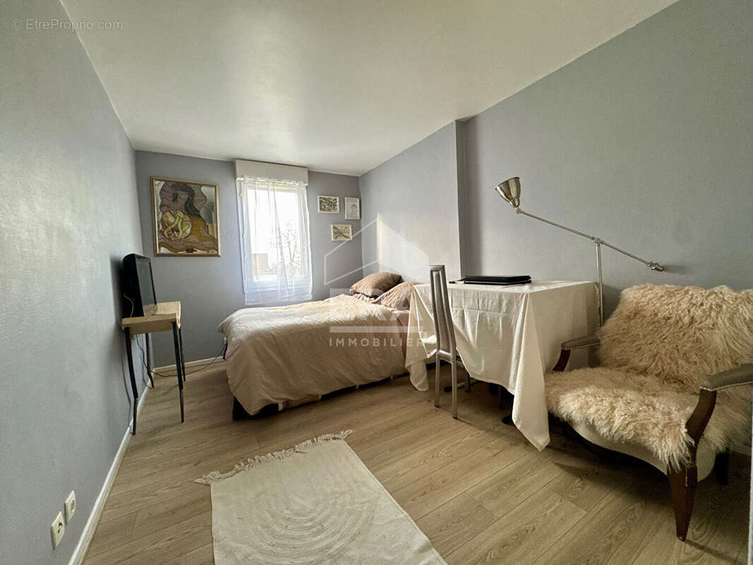 Appartement à COMBS-LA-VILLE