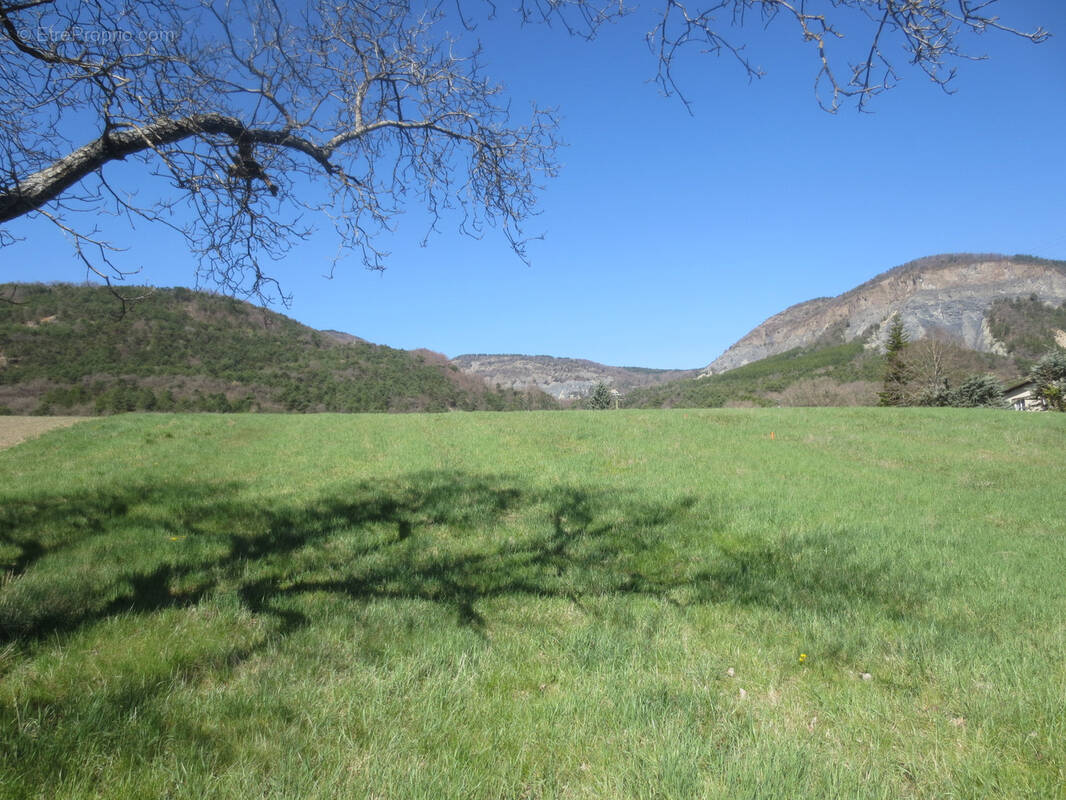Terrain à AVANCON