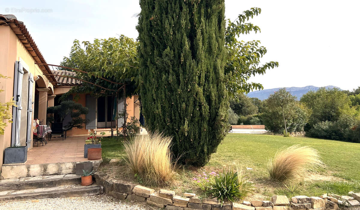 Maison à POURRIERES