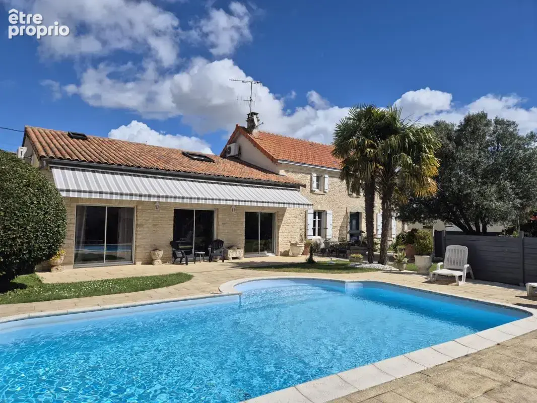 Maison à LA FAYE