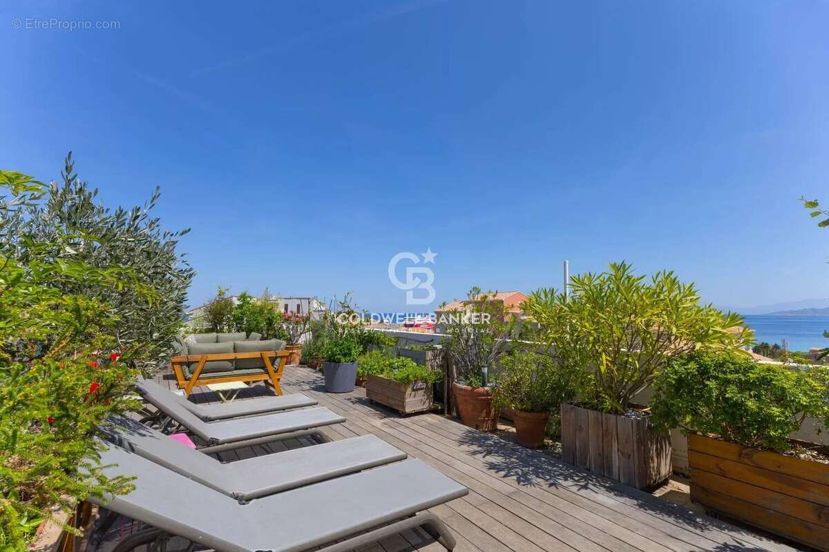 Appartement à L'ILE-ROUSSE