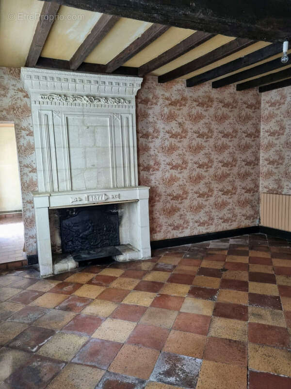 Maison à LES ARTIGUES-DE-LUSSAC