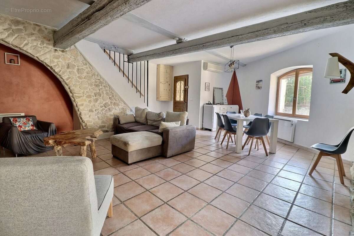 Appartement à DIONS