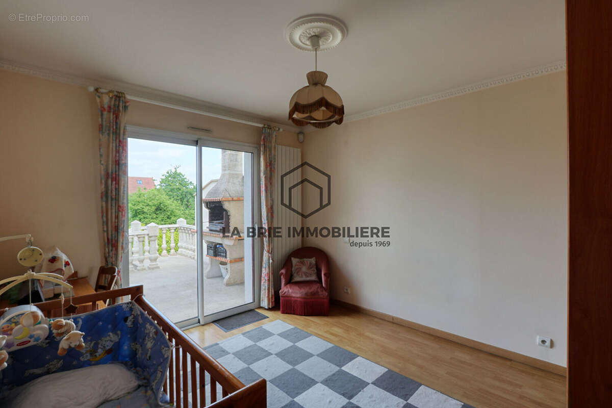 Maison à VILLECRESNES