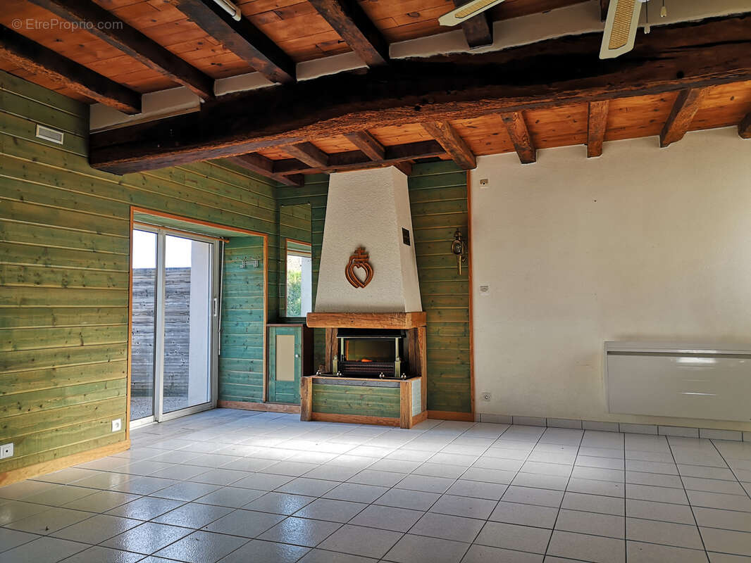 Maison à BEAUREPAIRE