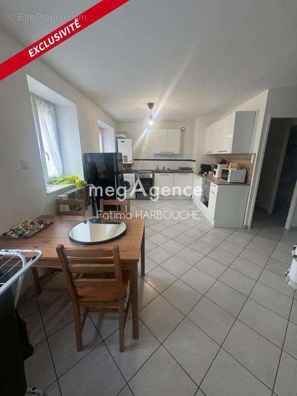 Appartement à LE CHAMBON-FEUGEROLLES