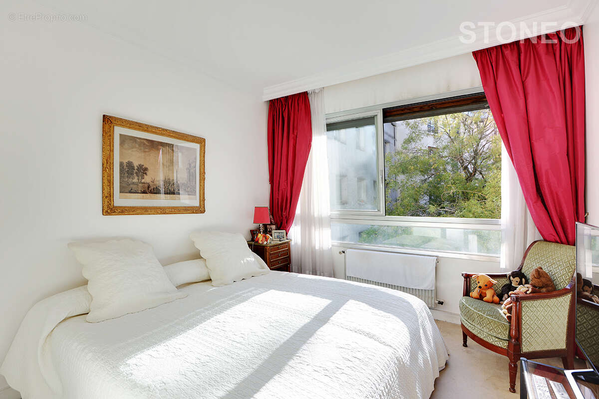Appartement à NEUILLY-SUR-SEINE