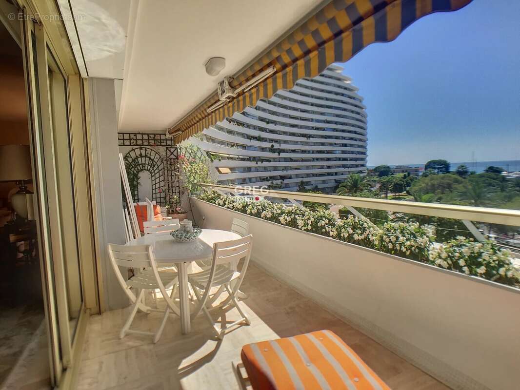 Appartement à VILLENEUVE-LOUBET
