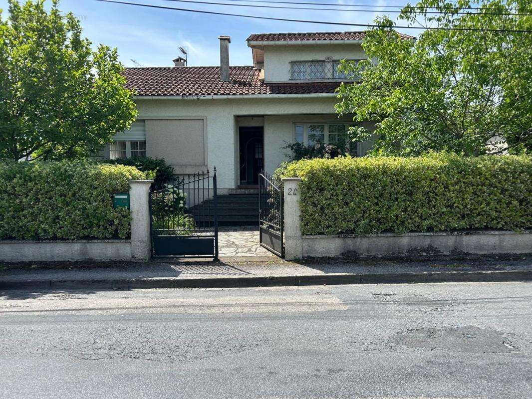 Maison 6 pièces / 138 m² / 171 000 EUR / MAZAMET - photo 2