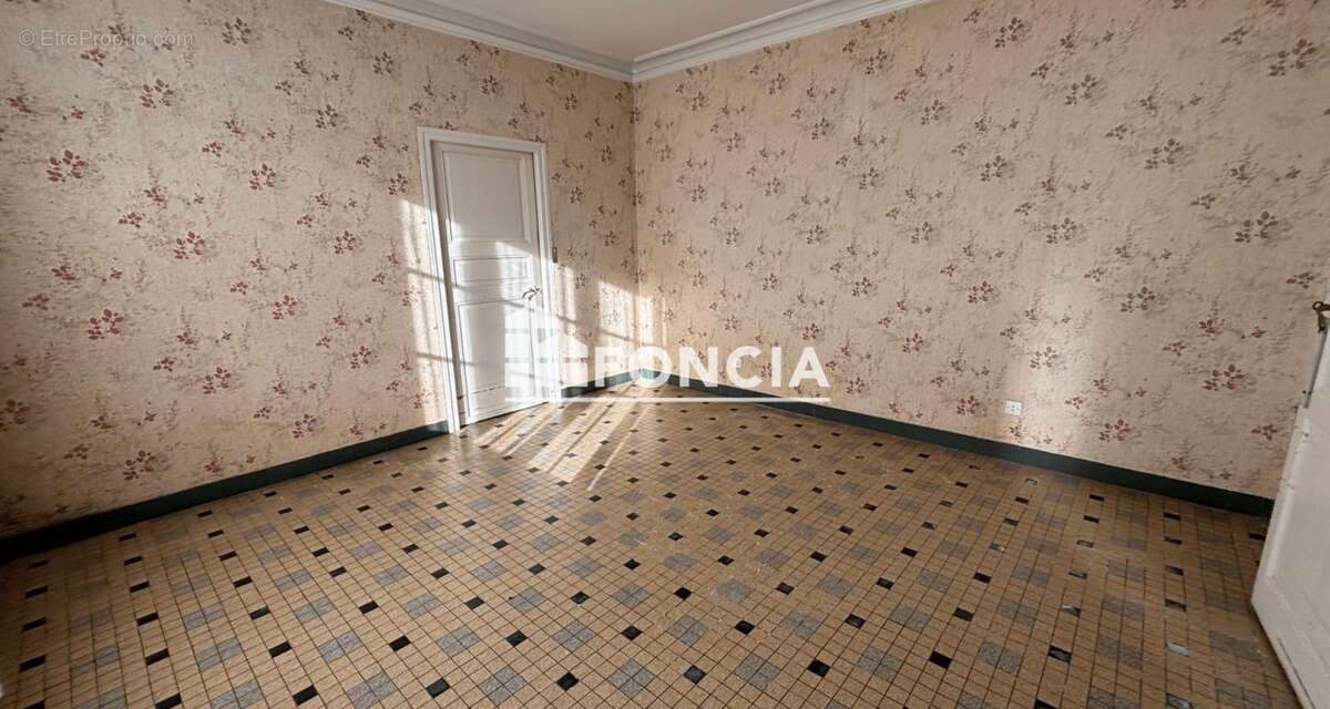 Maison à FRESNAY-SUR-SARTHE