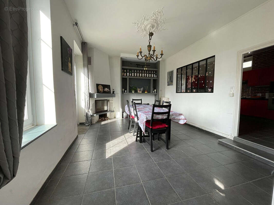 Maison à SAACY-SUR-MARNE